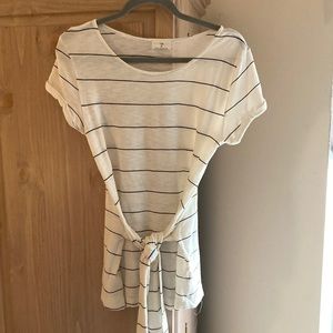 Anthroplogie tie-front tunic tee